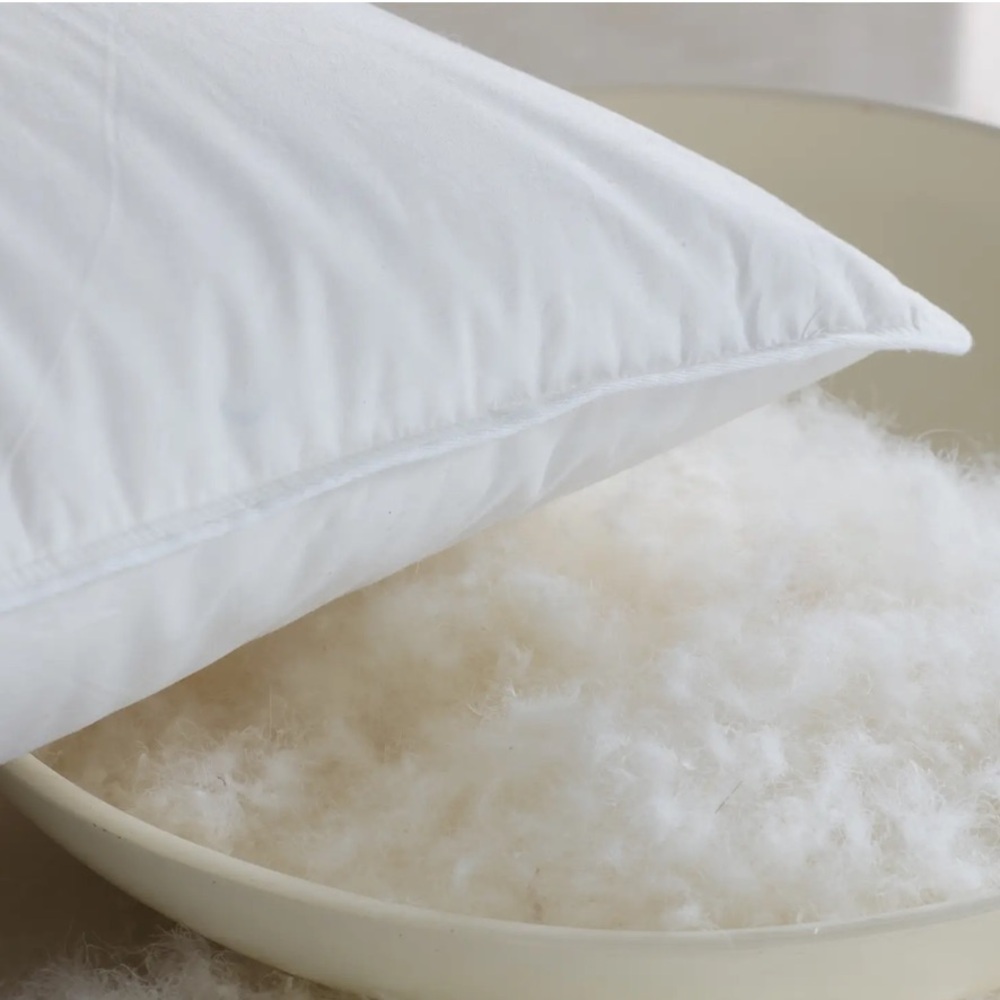 QUINCE Luxe Goose Down Pillow Firm/Extra Firm Standard 9483 - Picture 4 of 13